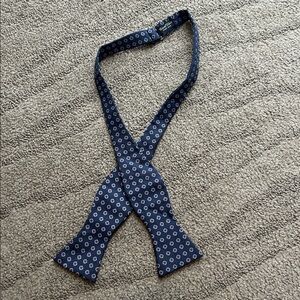 Robert Talbott bow tie adjustable Silk